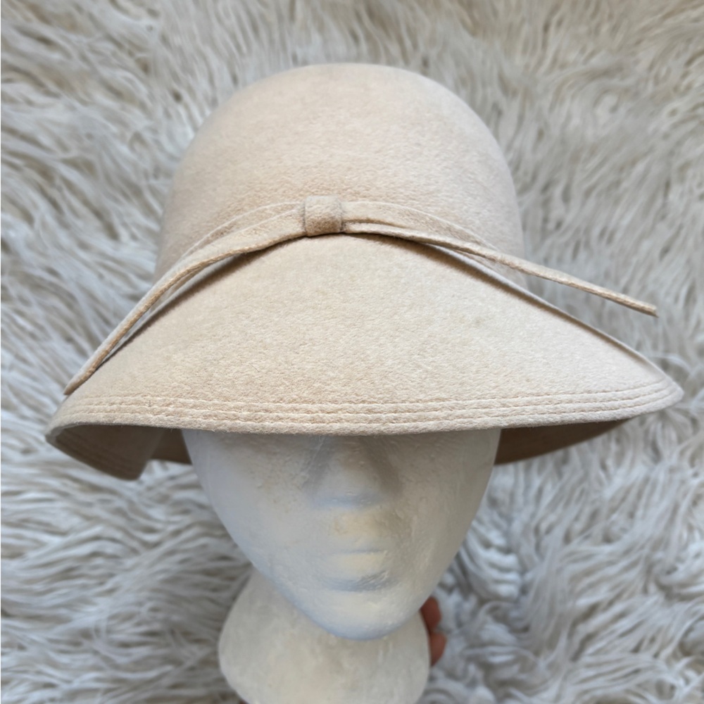 Bloomingdales Made in Italy Vintage Cream Bow Fascinator Cloche Felt Fedora Hat